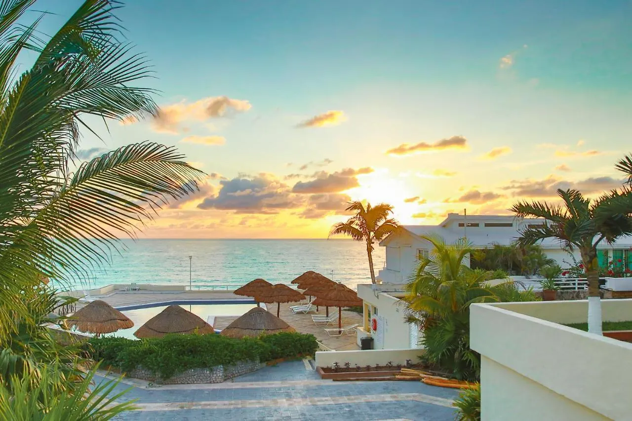 Brisas Shores 07 Beachfront Condo, Pool And Garden Area, Zona Hotelera Cancún Appartement