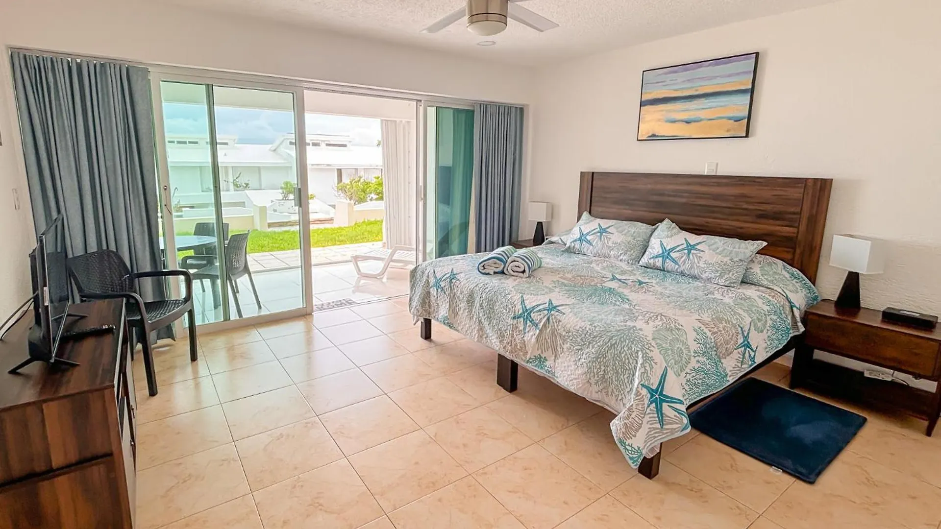 Brisas Shores 07 Beachfront Condo, Pool And Garden Area, Zona Hotelera Cancún 0*,  Mexique